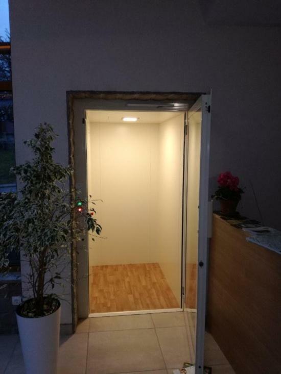 בית הארחה Ratecevo Brdo 	Janezinovi House מראה חיצוני תמונה